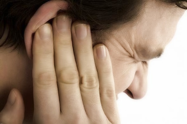 Болит ухо после ныряния гомеопатия thumbnail